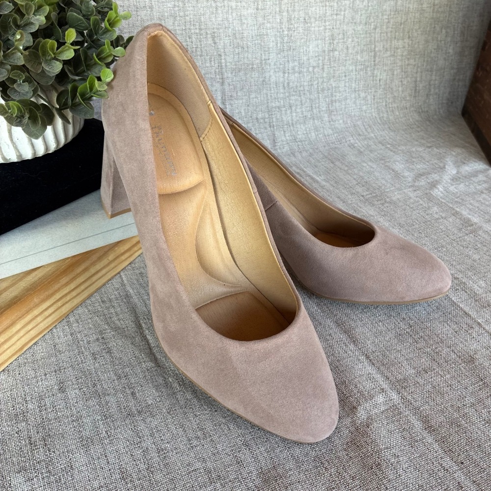 CL by Laundry Lofty Pumps Taupe Faux Suede Block Heel Size 9.5 LCA-001 Office